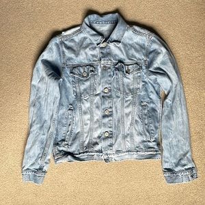 GAP size: small denim trucker jacket